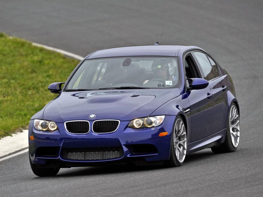  BMW M3 Sedan 2008 года  (US) (фото 2 из 16)